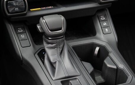 Toyota RAV4, 2025 год, 4 840 000 рублей, 10 фотография