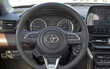 Toyota Urban Cruiser, 2024 год, 2 990 000 рублей, 7 фотография