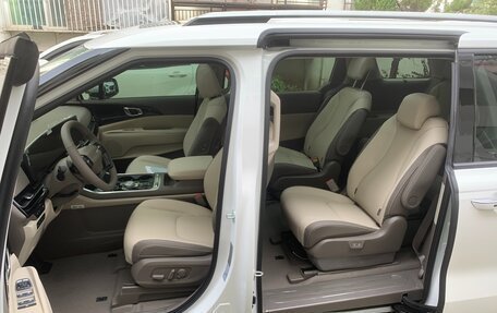 KIA Carnival, 2025 год, 7 490 000 рублей, 9 фотография