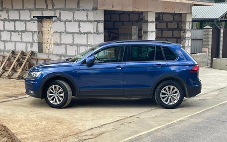 Volkswagen Tiguan II, 2019 год, 2 300 000 рублей, 2 фотография