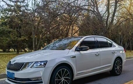 Skoda Octavia IV, 2021 год, 2 000 000 рублей, 1 фотография