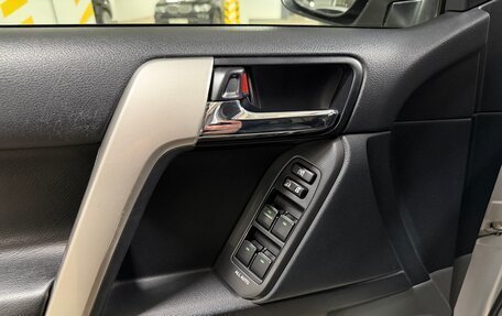 Toyota Land Cruiser Prado 150 рестайлинг 2, 2013 год, 2 990 000 рублей, 11 фотография