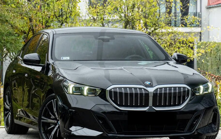 BMW 5 серия, 2025 год, 10 890 000 рублей, 2 фотография