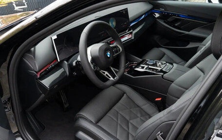 BMW 5 серия, 2025 год, 10 890 000 рублей, 4 фотография