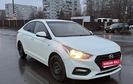 Hyundai Solaris II рестайлинг, 2017 год, 1 100 000 рублей, 2 фотография