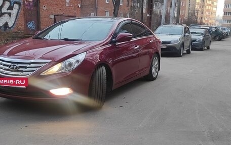 Hyundai Sonata VI, 2011 год, 1 150 000 рублей, 2 фотография