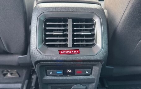 Volkswagen Tiguan II, 2018 год, 2 950 000 рублей, 8 фотография