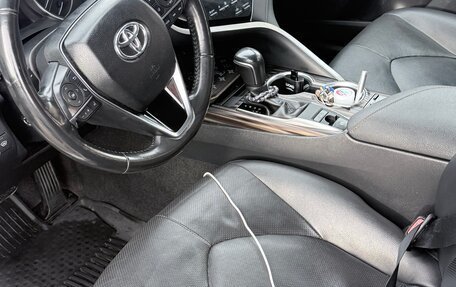 Toyota Camry, 2019 год, 2 640 000 рублей, 5 фотография