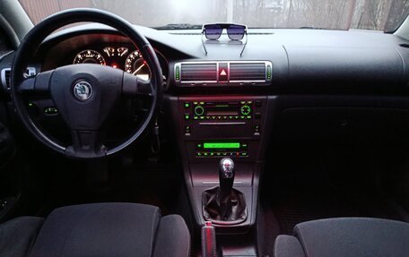 Skoda Superb III рестайлинг, 2008 год, 800 000 рублей, 4 фотография