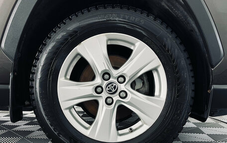 Toyota RAV4, 2020 год, 2 850 000 рублей, 9 фотография