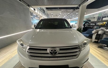 Toyota Highlander III, 2012 год, 2 199 000 рублей, 3 фотография