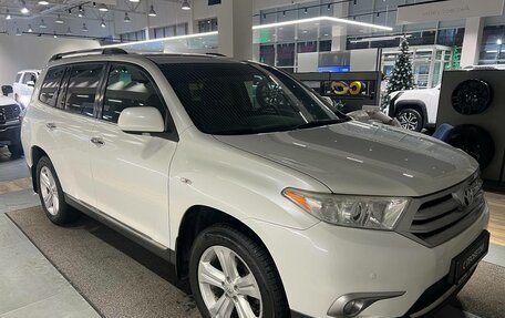 Toyota Highlander III, 2012 год, 2 199 000 рублей, 7 фотография