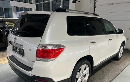 Toyota Highlander III, 2012 год, 2 199 000 рублей, 4 фотография