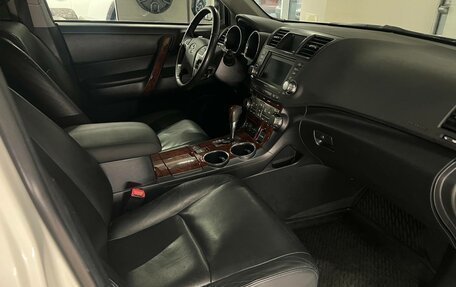 Toyota Highlander III, 2012 год, 2 199 000 рублей, 13 фотография