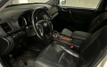 Toyota Highlander III, 2012 год, 2 199 000 рублей, 11 фотография