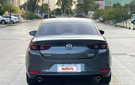 Mazda 3, 2022 год, 1 963 000 рублей, 5 фотография