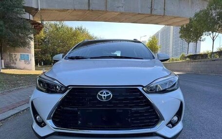 Toyota Yaris XP150 рестайлинг, 2022 год, 1 350 008 рублей, 2 фотография