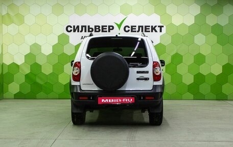 Chevrolet Niva I рестайлинг, 2018 год, 800 000 рублей, 4 фотография