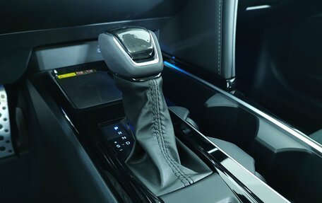 Toyota Camry, 2025 год, 4 799 000 рублей, 25 фотография