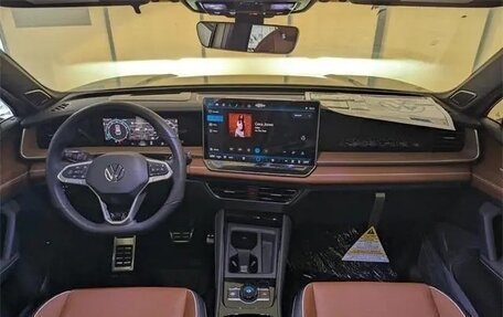 Volkswagen Tiguan, 2025 год, 4 842 000 рублей, 8 фотография