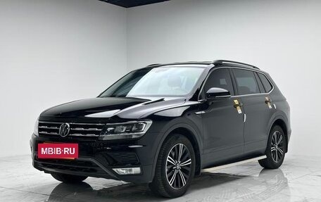 Volkswagen Tiguan II, 2021 год, 1 850 008 рублей, 3 фотография
