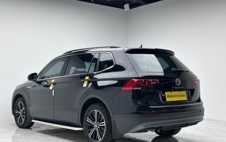 Volkswagen Tiguan II, 2021 год, 1 850 008 рублей, 8 фотография