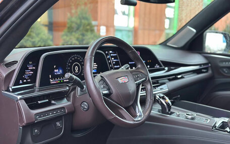 Cadillac Escalade V, 2022 год, 8 750 000 рублей, 10 фотография