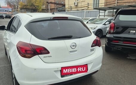 Opel Astra J, 2012 год, 670 000 рублей, 2 фотография