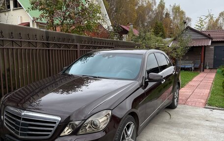 Mercedes-Benz E-Класс, 2012 год, 2 500 000 рублей, 5 фотография