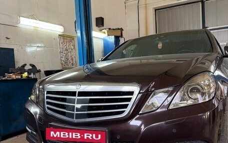 Mercedes-Benz E-Класс, 2012 год, 2 500 000 рублей, 3 фотография