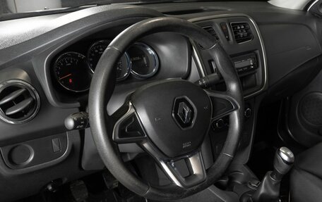 Renault Logan II, 2020 год, 900 000 рублей, 5 фотография