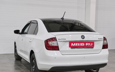 Skoda Rapid I, 2017 год, 1 050 000 рублей, 6 фотография