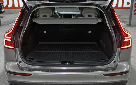 Volvo V60 Cross Country II, 2020 год, 3 849 000 рублей, 10 фотография