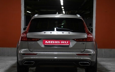 Volvo V60 Cross Country II, 2020 год, 3 849 000 рублей, 6 фотография