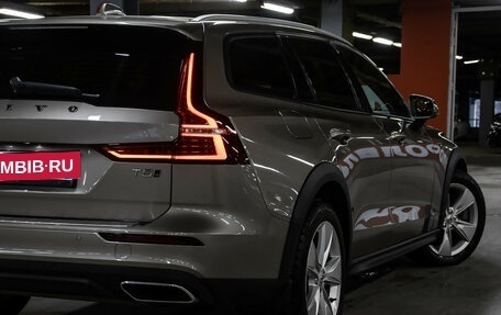 Volvo V60 Cross Country II, 2020 год, 3 849 000 рублей, 25 фотография