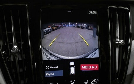 Volvo V60 Cross Country II, 2020 год, 3 849 000 рублей, 21 фотография