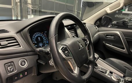 Mitsubishi Pajero Sport III рестайлинг, 2021 год, 4 500 000 рублей, 12 фотография