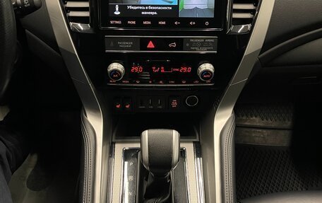 Mitsubishi Pajero Sport III рестайлинг, 2021 год, 4 500 000 рублей, 16 фотография