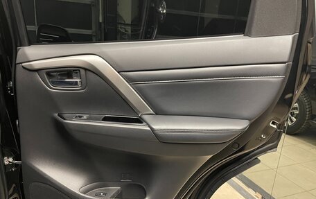 Mitsubishi Pajero Sport III рестайлинг, 2021 год, 4 500 000 рублей, 23 фотография