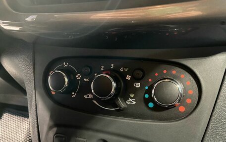 Renault Sandero II рестайлинг, 2018 год, 1 050 000 рублей, 18 фотография