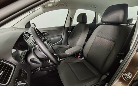 Volkswagen Polo VI (EU Market), 2017 год, 1 375 000 рублей, 21 фотография