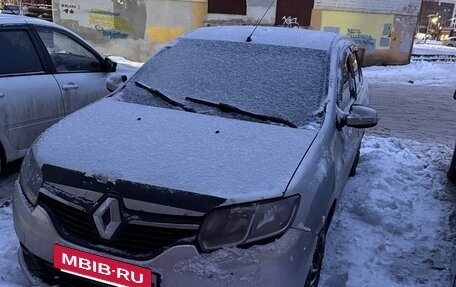 Renault Logan II, 2016 год, 335 000 рублей, 2 фотография