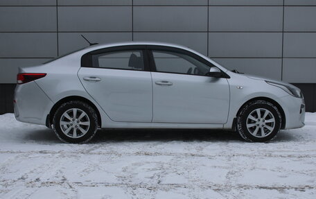 KIA Rio IV, 2018 год, 1 099 000 рублей, 4 фотография