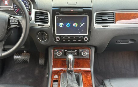 Volkswagen Touareg III, 2012 год, 2 575 000 рублей, 21 фотография