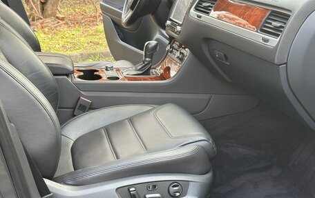 Volkswagen Touareg III, 2012 год, 2 575 000 рублей, 24 фотография