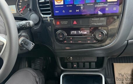 Mitsubishi Outlander III рестайлинг 3, 2018 год, 1 840 000 рублей, 9 фотография