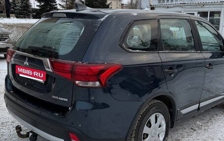 Mitsubishi Outlander III рестайлинг 3, 2018 год, 1 840 000 рублей, 5 фотография