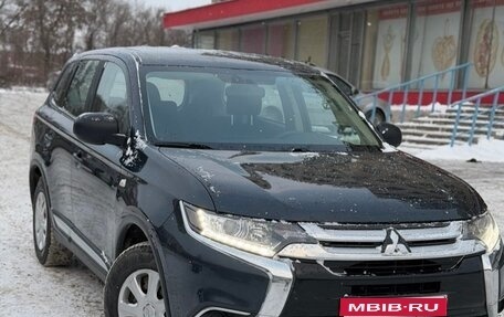 Mitsubishi Outlander III рестайлинг 3, 2018 год, 1 840 000 рублей, 1 фотография