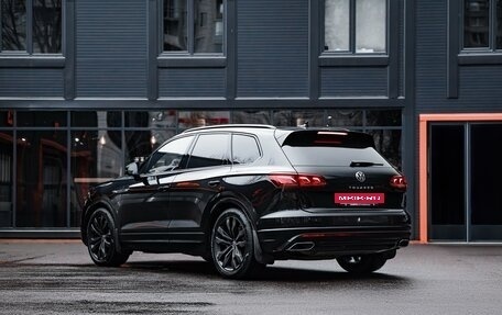 Volkswagen Touareg III, 2021 год, 12 000 000 рублей, 2 фотография