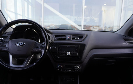 KIA Rio III рестайлинг, 2013 год, 895 000 рублей, 10 фотография